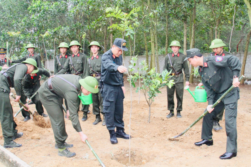 Khai giảng khoá huấn luyện cho 719 công dân thực hiện nghĩa vụ tham gia CAND -0