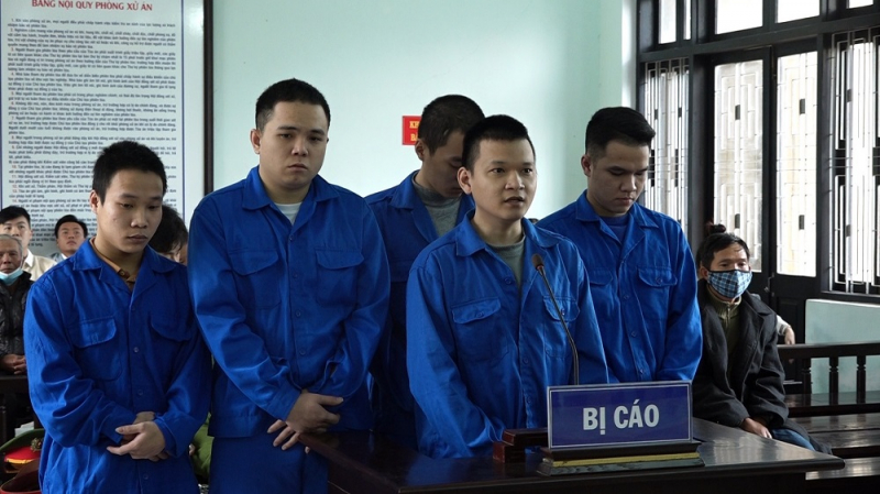 Nhóm đối tượng chuyên bán ma túy cho quán bar, karaoke lãnh mức án hơn 62 năm tù -0