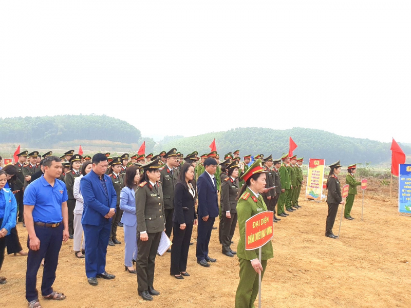 Lễ phát động ra quân trồng rừng phòng hộ tại Phú Thọ -0