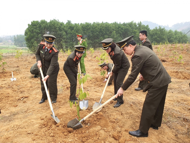 Lễ phát động ra quân trồng rừng phòng hộ tại Phú Thọ -0