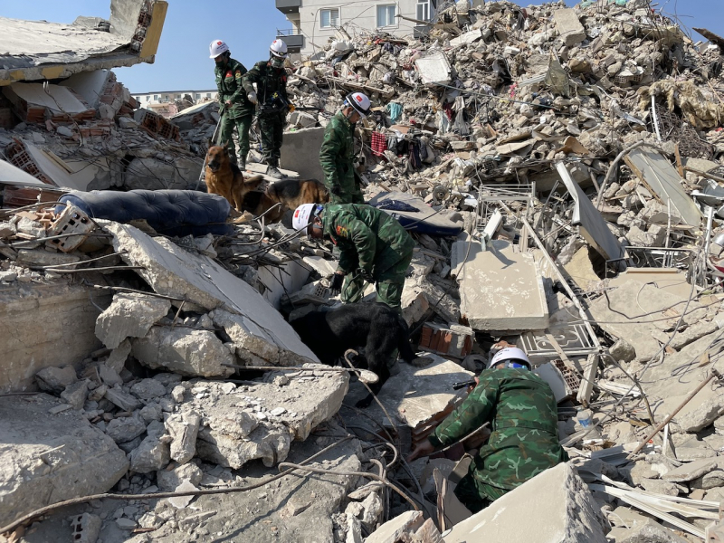 Lực lượng cứu hộ Quân đội xác định thêm 2 vị trí nạn nhân tại Thổ Nhĩ Kỳ -1