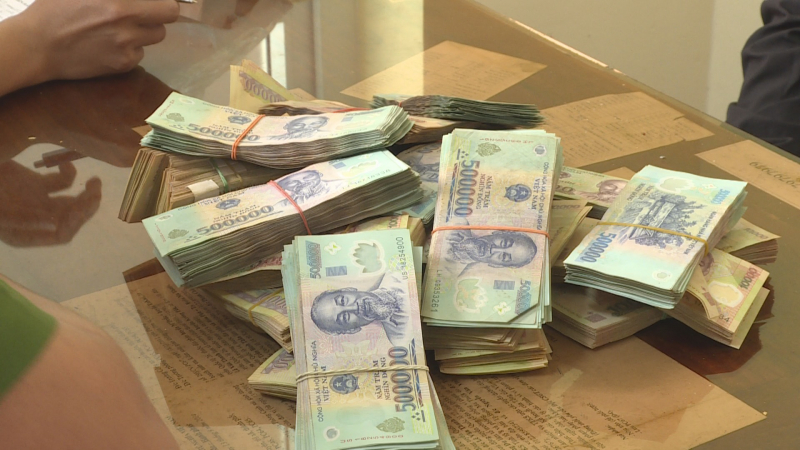 Tên trộm đột nhập nhà dân cạy két sắt lấy hơn nửa tỷ đồng -0