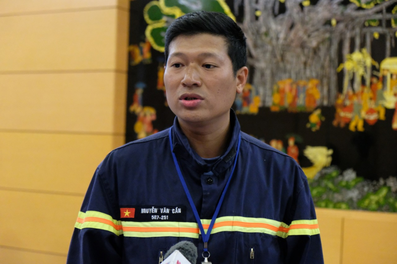Xúc động với những gương mặt sạm đen của lực lượng cứu hộ trong ngày trở về -0