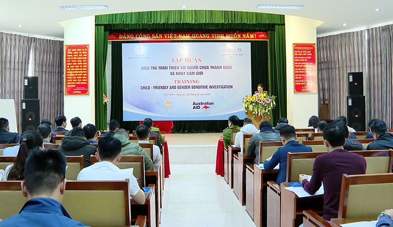 Tập huấn kỹ năng điều tra thân thiện đối với người chưa thành niên và nhạy cảm giới -0