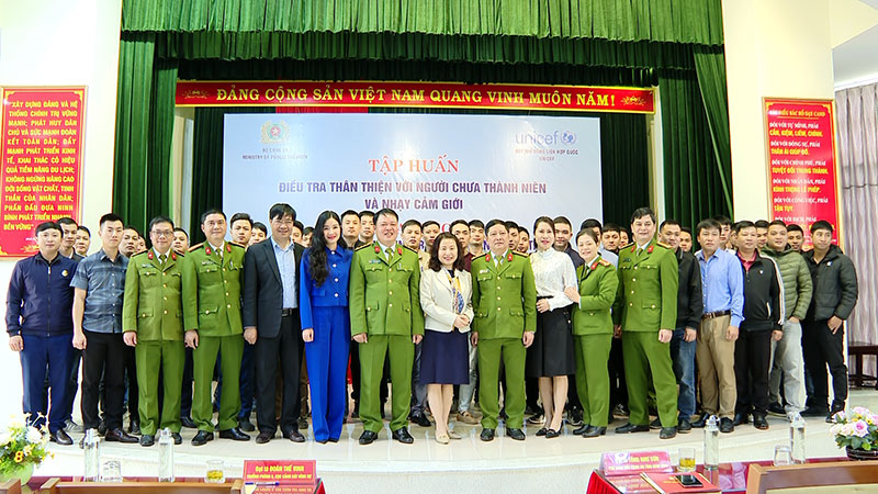 Tập huấn kỹ năng điều tra thân thiện đối với người chưa thành niên và nhạy cảm giới -0