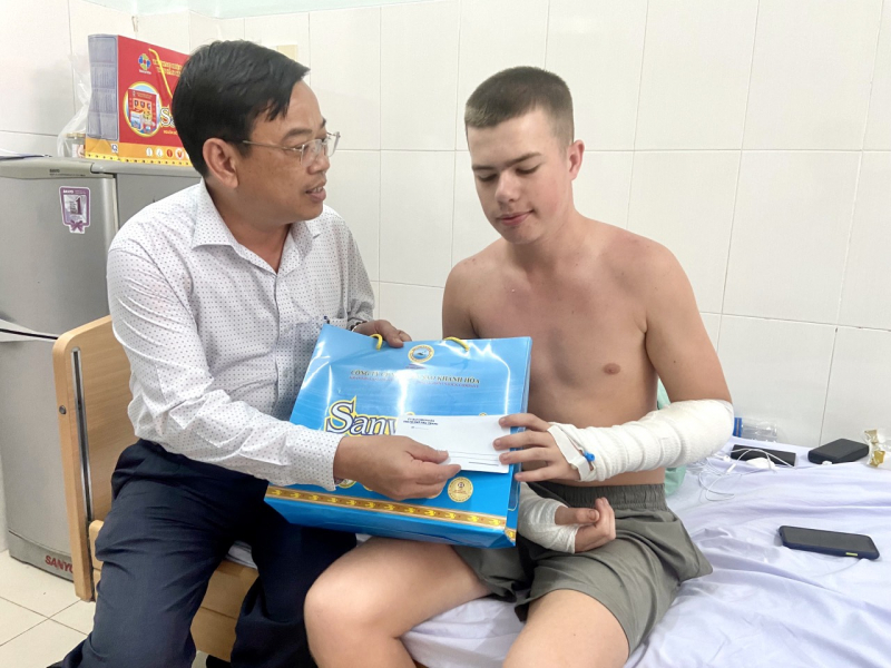 Du khách bị chó tấn công ở Nha Trang là người Anh -0