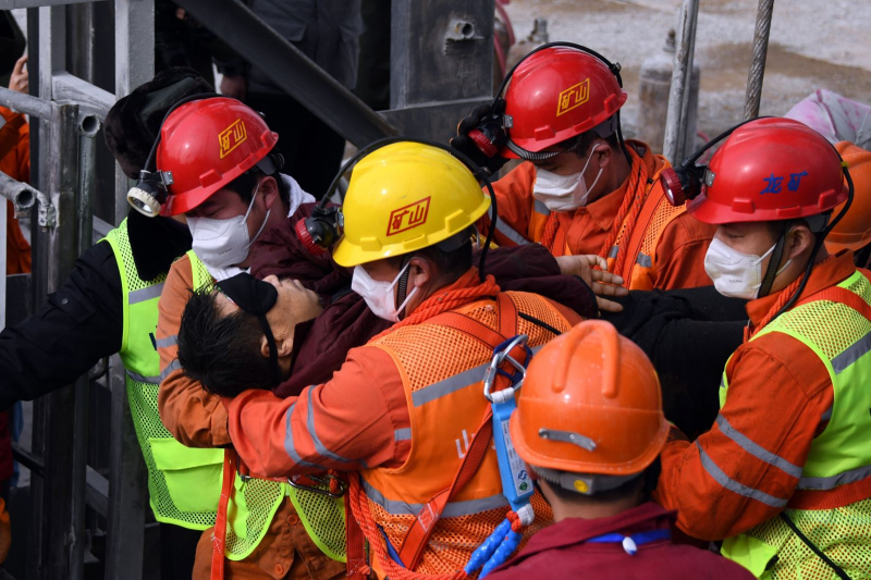 Sập mỏ khai thác khoáng sản ở Trung Quốc, gần 60 người mất tích -0