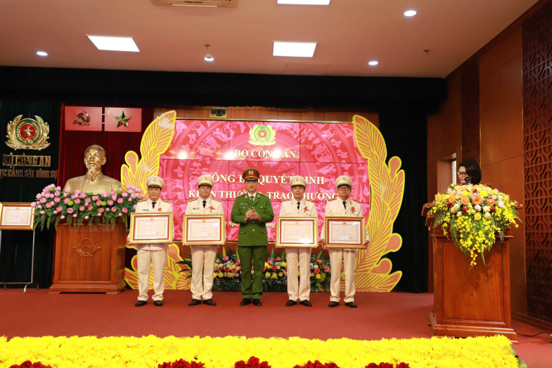 Cục Cảnh sát hình sự “quả đấm thép” trên mặt trật đấu tranh phòng, chống tội phạm -0