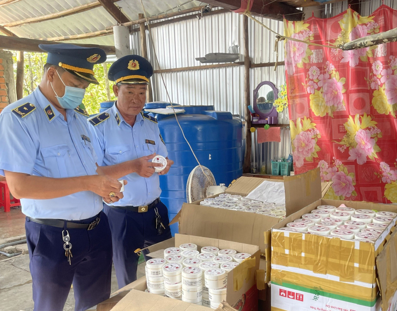 Phát hiện gần 5.000 sản phẩm mỹ phẩm không rõ nguồn gốc -1