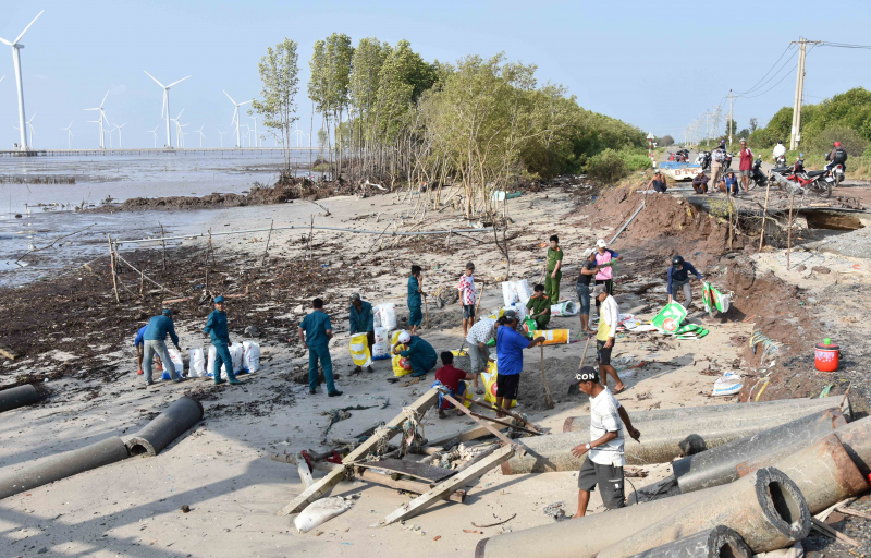Sạt lở nghiêm trọng đê biển Đông giáp ranh hai tỉnh Bạc Liêu – Sóc Trăng -0