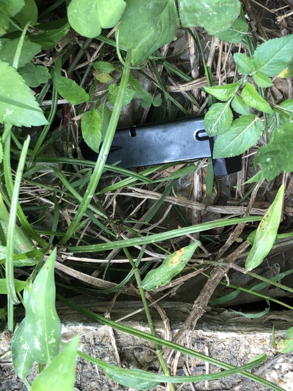 Bằng tình cảm của con gái, thuyết phục người cha là đối tượng truy nã đặc biệt nguy hiểm hạ vũ khí -0