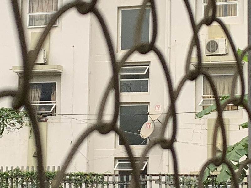 Bằng tình cảm của con gái, thuyết phục người cha là đối tượng truy nã đặc biệt nguy hiểm hạ vũ khí -0