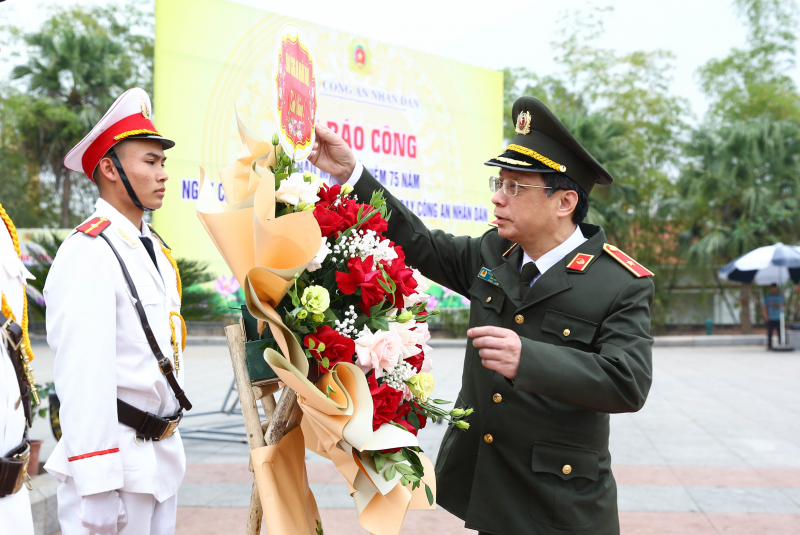 Xúc động tri ân tại nơi khởi nguồn Sáu điều Bác Hồ dạy CAND -0