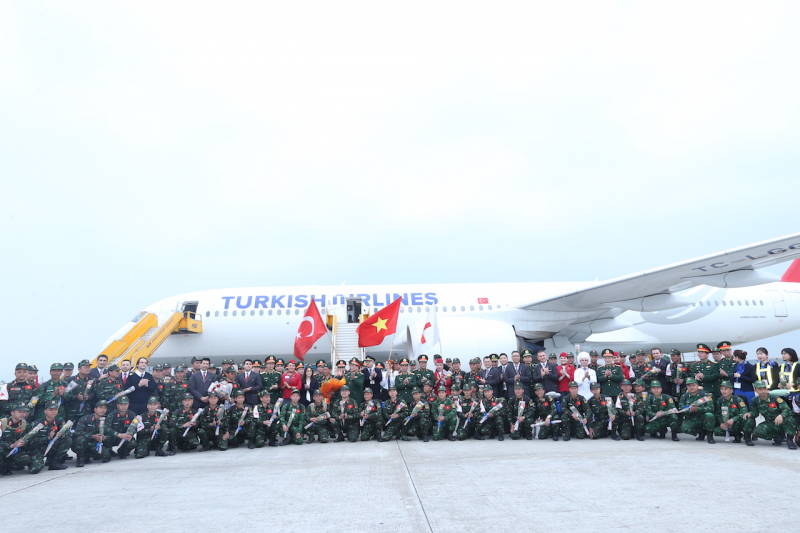 76 thành viên Đoàn cứu hộ, cứu nạn QĐND Việt Nam về nước an toàn -2