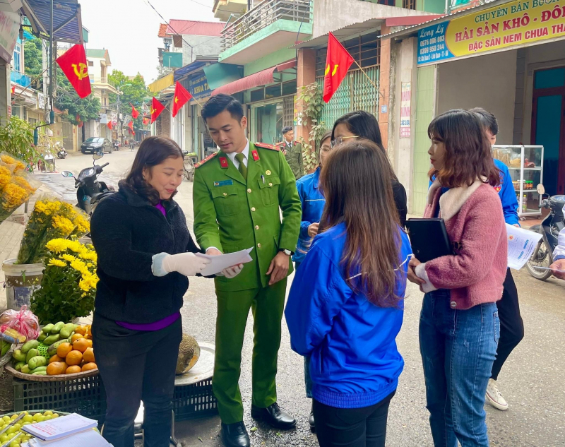 Bộ Công an vạch rõ những lực cản khiến người dân vất vả khi bỏ sổ hộ khẩu -0