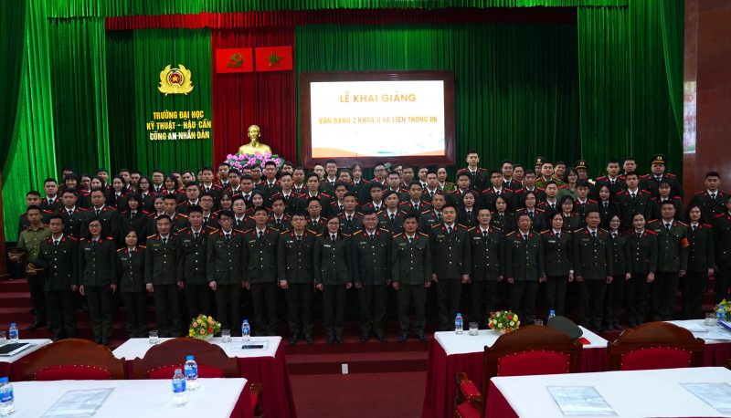 Khai giảng hệ Văn bằng 2 các ngành Trinh sát, Kỹ thuật và Hậu cần CAND -0