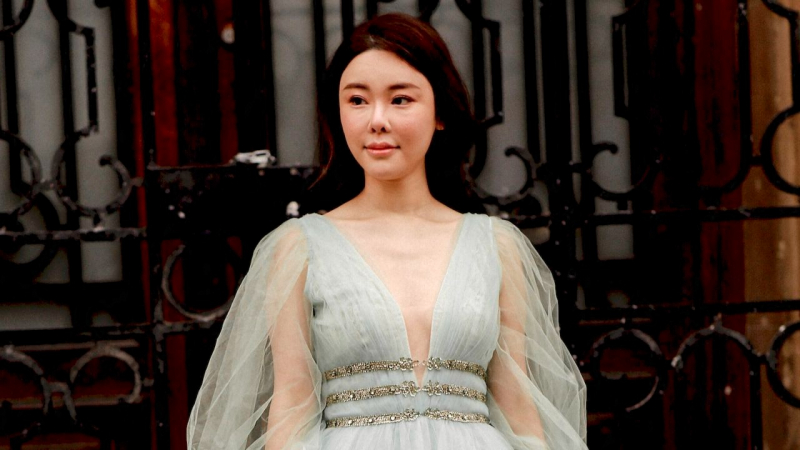 230224235923-01-abby-choi-pfw-01.jpg -0