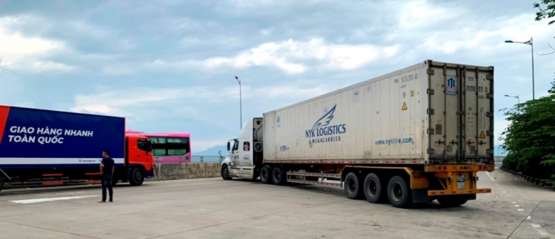 Lái xe đầu kéo chặng ngang cao tốc thách thức CSGT tài xế nhận kết đắng 12 tháng tù -1