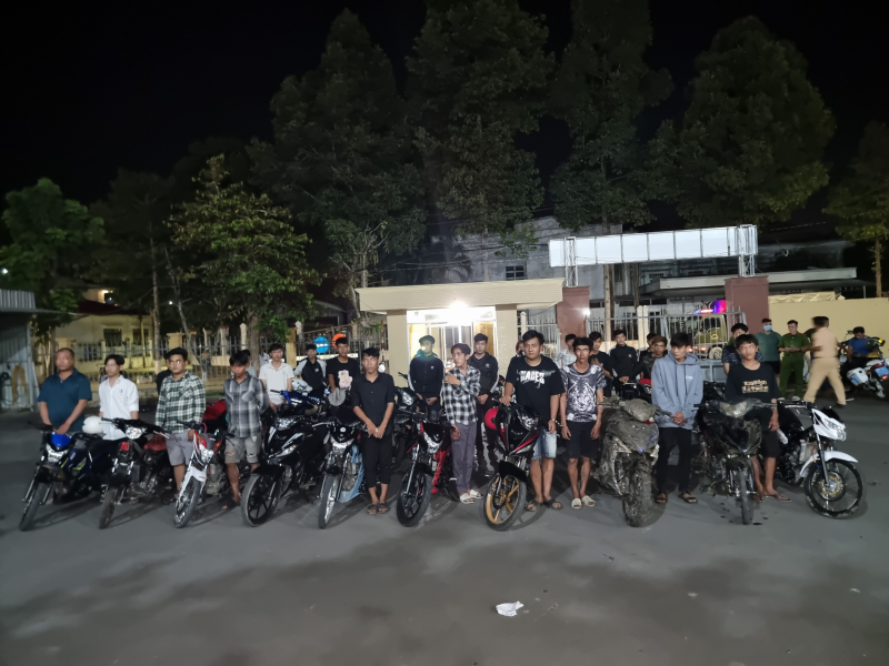 z4136441408145_bacdff30e0133a85cdecbeb90bf27888.jpg -0