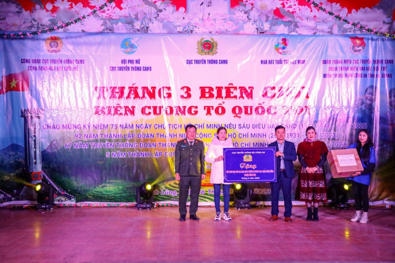 Đêm văn nghệ đặc biệt nơi miền cao nguyên đá Hà Giang -0
