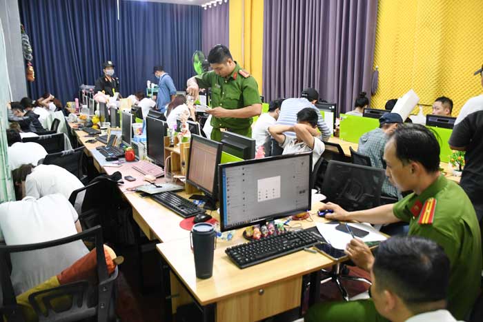 Núp bóng công ty luật để khủng bố đòi nợ thuê -0