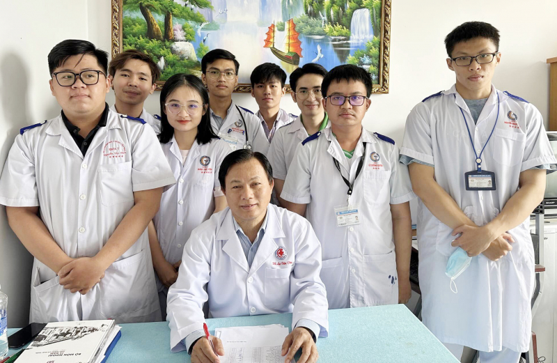 Tiến sĩ - Bác sĩ La Văn Phú:  Chữ tâm đi với chữ tài -0