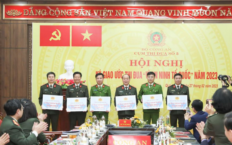 Cụm thi đua số 5 - Bộ Công an: Ký kết giao ước thi đua Vì an ninh Tổ quốc năm 2023 -0