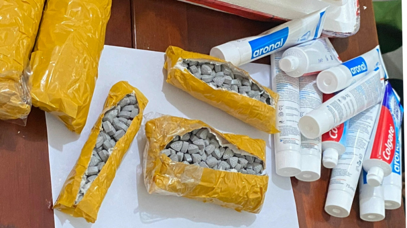 Những bưu kiện nguy hiểm gửi từ Châu Âu' -0