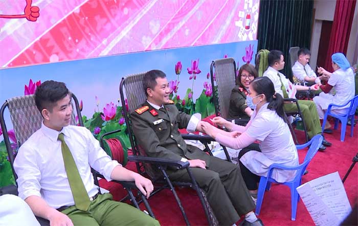 Đoàn thanh niên Công an tỉnh Thái Bình tổ chức chương trình hiến máu tình nguyện  -0