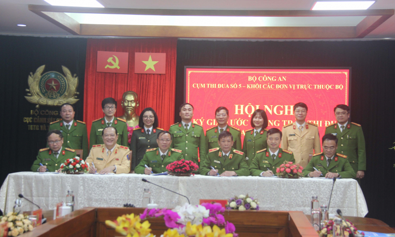 Cụm thi đua số 5 -khối các đơn vị trực thuộc Bộ: thống nhất 7 nội dung giao ước thi đua -1