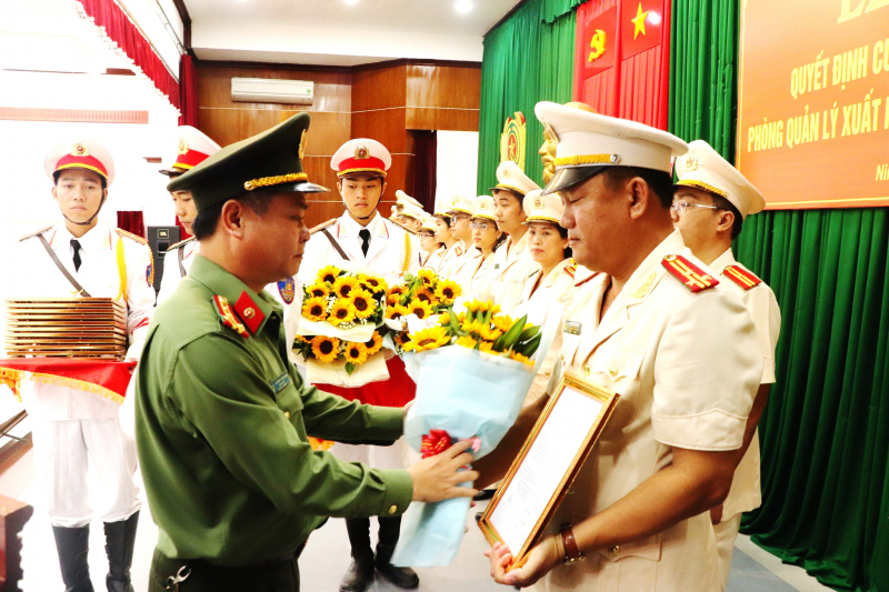  Công bố quyết định thành lập Phòng Quản lý Xuất nhập cảnh Công an tỉnh Ninh Thuận -0