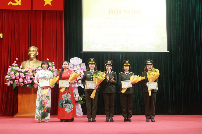 Hạt nhân tiêu biểu, đóng góp quan trọng cho thành tích của đơn vị  -0