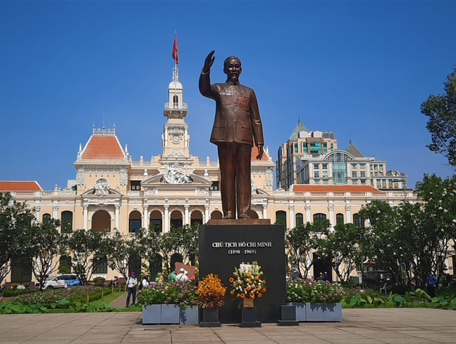 1 tuong ho chi minh .jpg -0