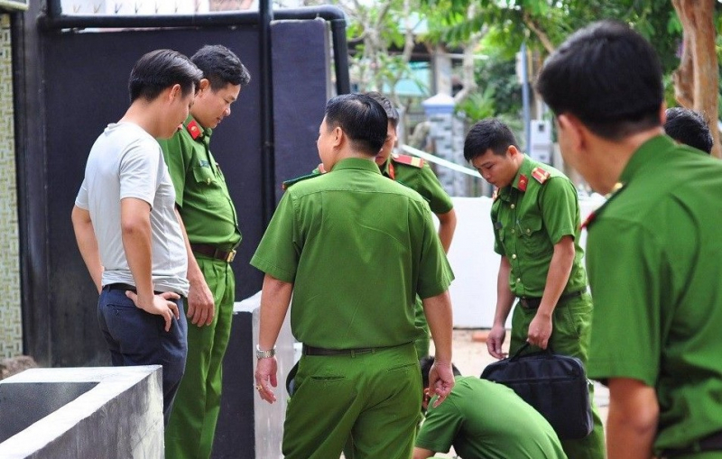 Người đàn ông tử vong bất thường cạnh chiếc mỏ lết trong nhà riêng -0