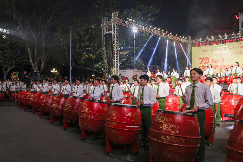 “75 năm Công an nhân dân khắc ghi lời Bác”: Chương trình nghệ thuật giàu dấu ấn, đặc sắc -0