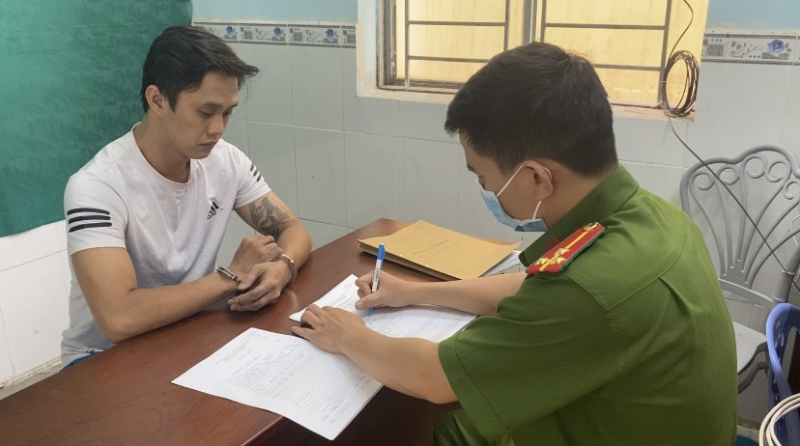 Bắt nhanh 2 đối tượng cướp ngân hàng -0