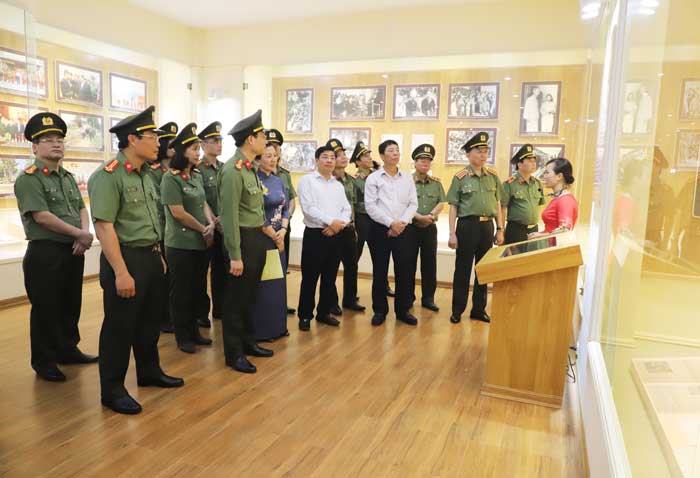 ĐB trang 8,9: Về nơi khởi nguồn Sáu điều Bác Hồ dạy CAND -0