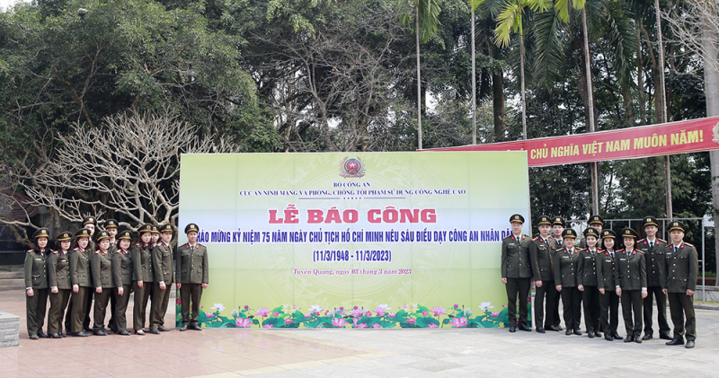ảnh 1_lễ báo công.jpg -0