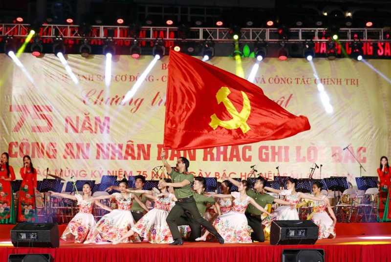 Ministry of Public Security celebrates 75 years since Uncle Ho gave teachings to Public Security Forces -0