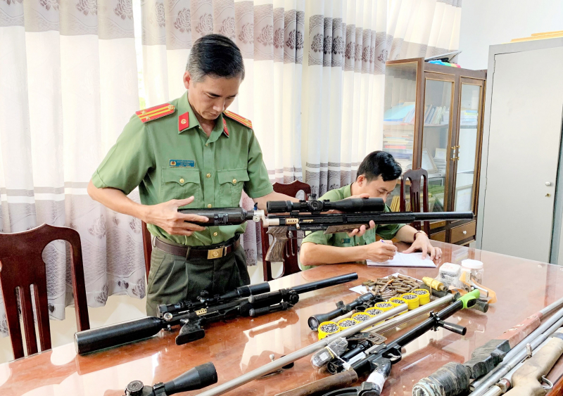 Vũ khí, vật liệu nổ… những mối nguy cho xã hội -0