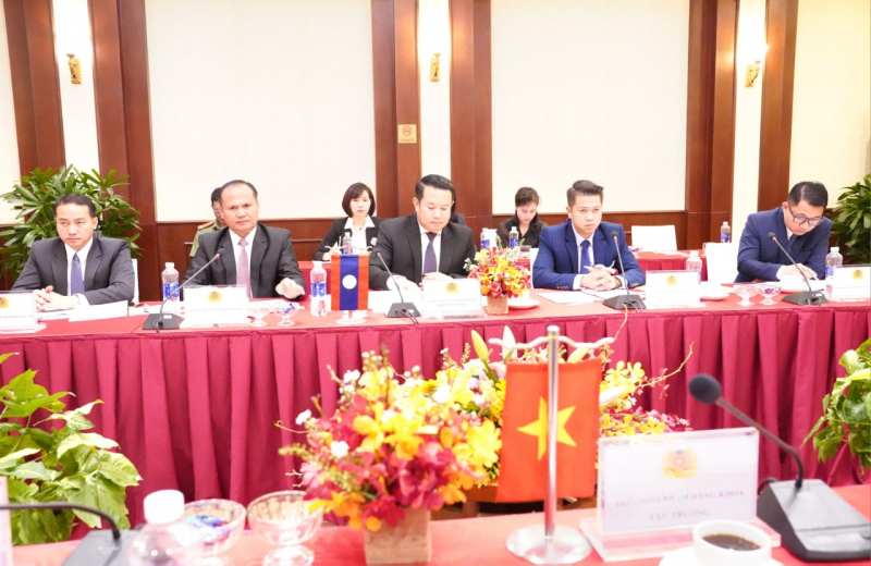 Ổn định an ninh biên giới, góp phần phát triển kinh tế-xã hội hai nước Việt-Lào -0