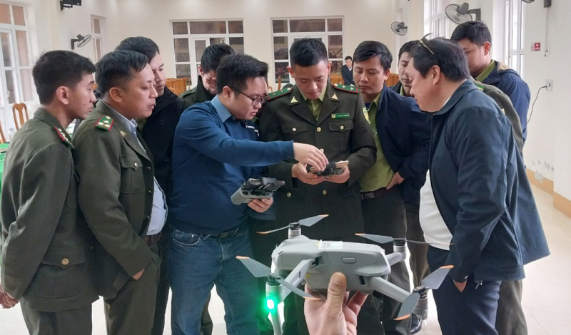  Sử dụng thiết bị bay để giám sát rừng ở Vườn quốc gia Phong Nha Kẻ Bàng -0