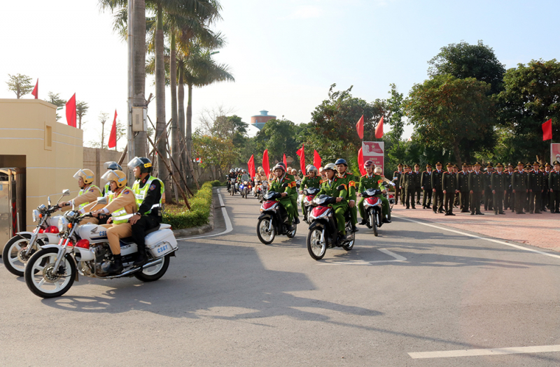 DB30-Tuổi thanh xuân hiến dâng nơi tuyến lửa -0