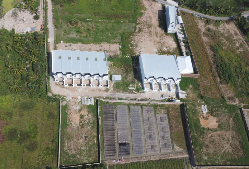 Kỳ lạ chuyện 10 căn phố có mặt tiền hướng ra ruộng, vườn ở Vĩnh Long -0