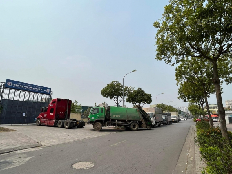 Hôm nay, người dân có thể đến 8 trung tâm đăng kiểm ở Hà Nội để kiểm định xe -0