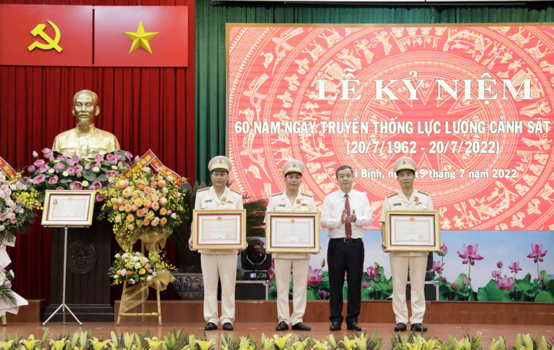 Công an Thái Bình khắc ghi và nghiêm túc thực hiện Sáu điều Bác Hồ dạy -0