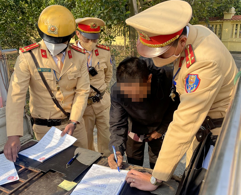 Ngoại thành Hà Nội: Xe quá tải nhen nhóm hoạt động trở lại -0