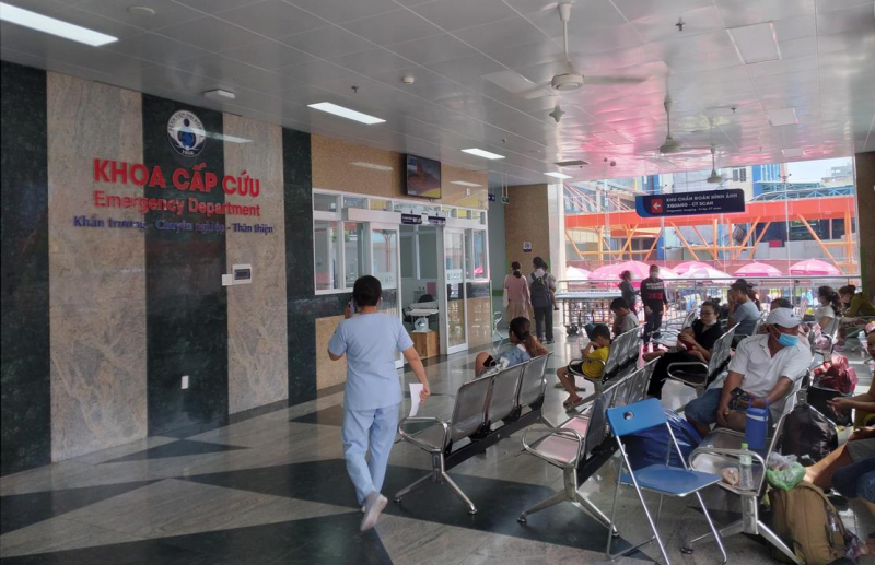 Giả mạo con dấu, giấy tờ bệnh viện để lừa đảo chiếm đoạt tiền từ thiện -0