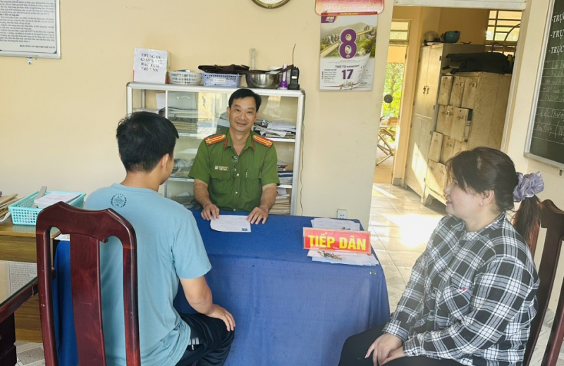 Trưởng Công an thị trấn tiêu biểu trong học tập, làm theo lời Bác dạy -0