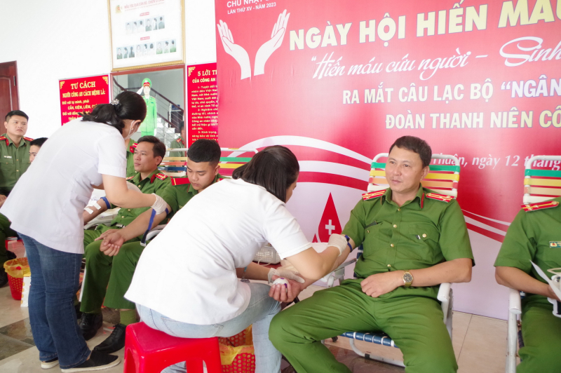 Hơn 150 cán bộ - chiến sĩ Công an tỉnh Ninh Thuận hiến máu tình nguyện -0